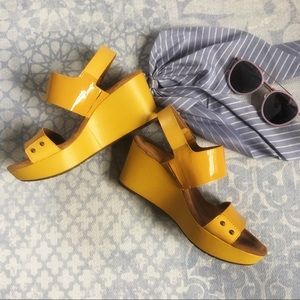 Clarks Caslynn Dez Platform Wedges